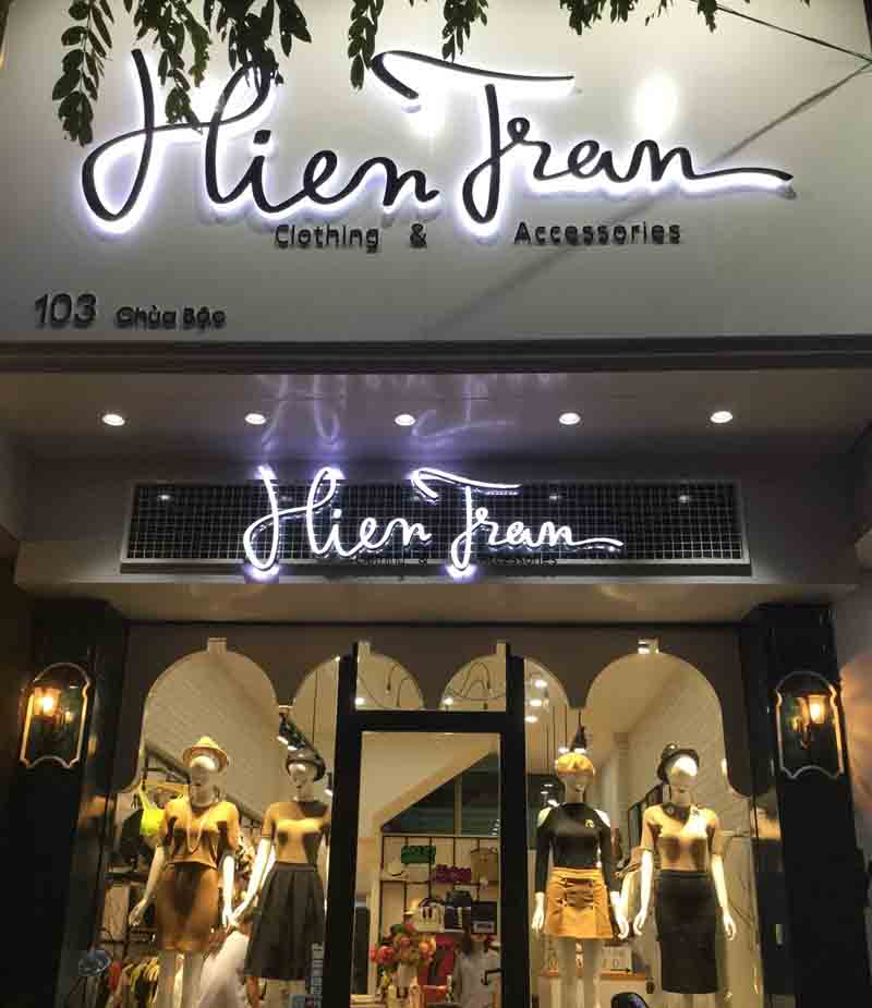 Biển hiệu shop quần áo xu hướng mới