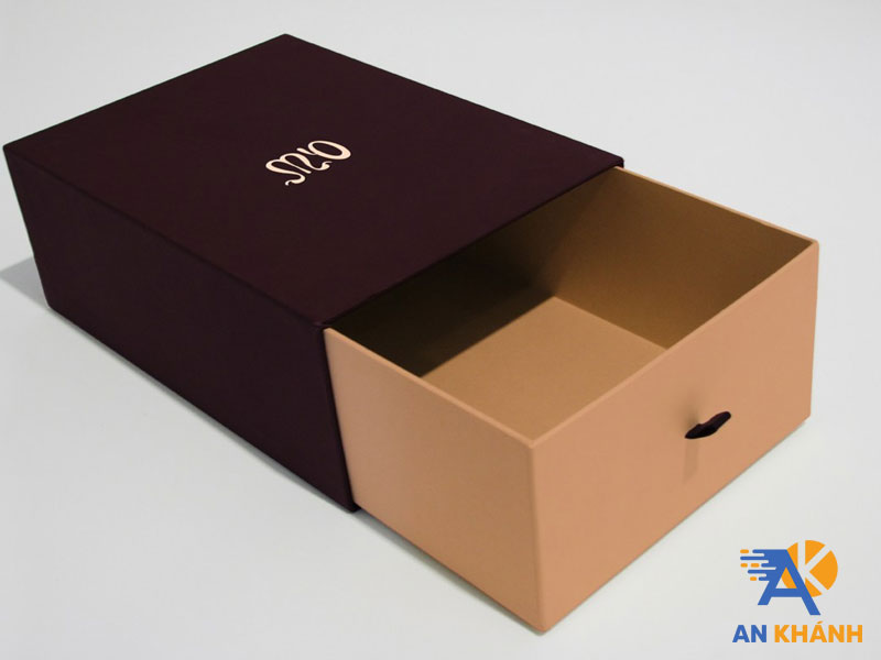 quy-trinh-san-xuat-va-in-hop-cung-cao-cap-inankhanh