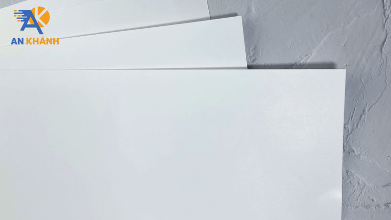 giay-couche-matt-la-gi-dac-diem-phan-loai-va-ung-dung-chi-tiet-inankhanh