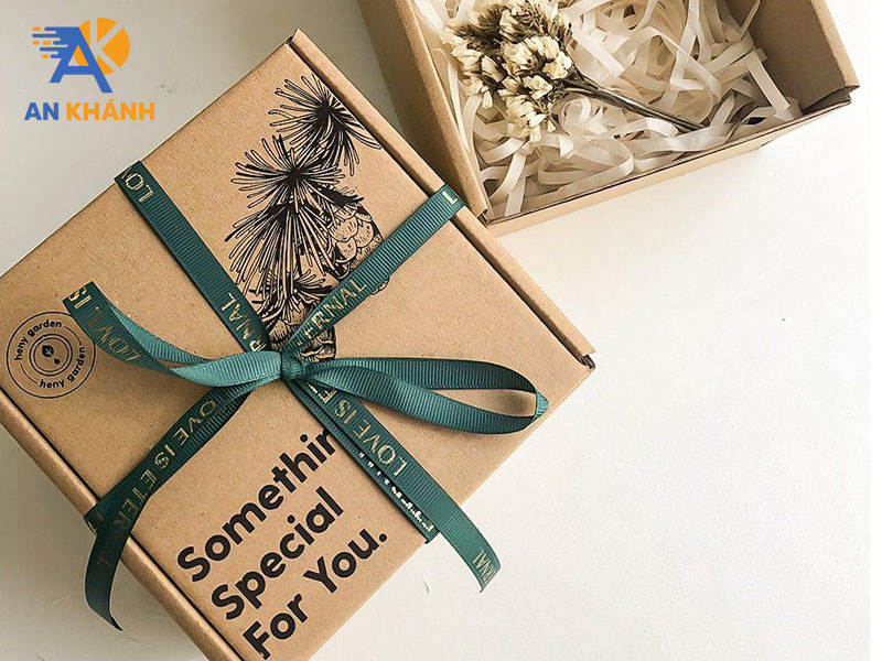 cac-loai-giay-in-hop-qua-pho-bien-inankhanh