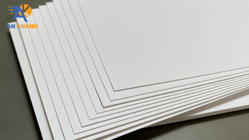 giay-c300-la-gi-lua-chon-ly-tuong-cho-an-pham-cao-cap-inankhanh