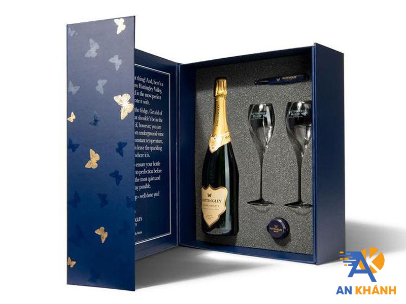 hop-ruou-vang-nap-nam-cham-inankhanh