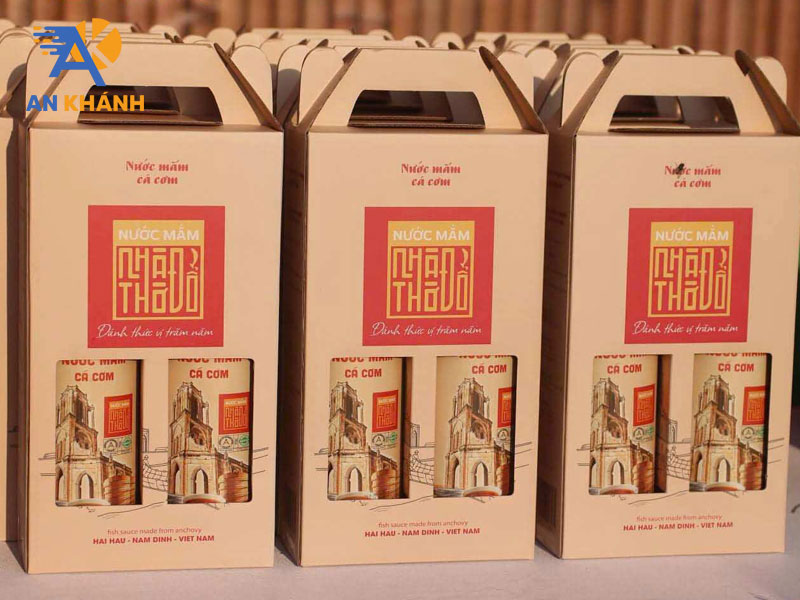 hop-giay-boi-song-carton-dap-quai-xach-inankhanh